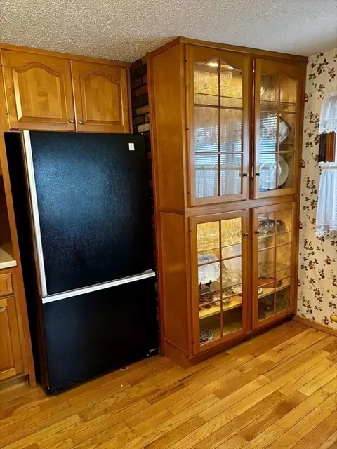 Kitchen - 91 Daviston St, Springfield, MA 01108 photo 4 of 7
