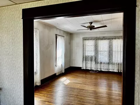 Living - 91 Daviston St, Springfield, MA 01108 photo 2 of 3