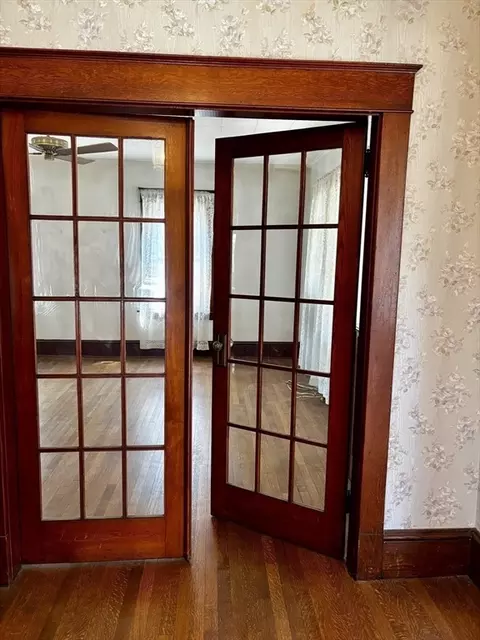 Entry Way - 91 Daviston St, Springfield, MA 01108 photo 3 of 6