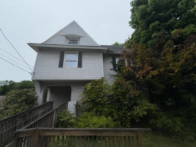 66 Linwood Ave, Whitinsville, MA 01588