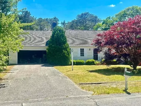 9 Captain Phillips Rd, Harwich, MA 02645