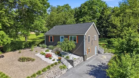 12 Cliff St, Worcester, MA 01607 photo 2
