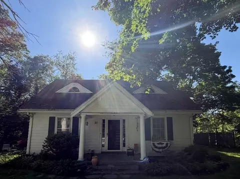 28-30 Locust Ave, Rehoboth, MA 02769