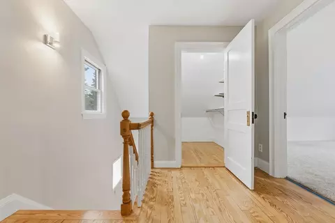 Entry Way - 54 Rabbit Rd, Salisbury, MA 01952 photo 3 of 5
