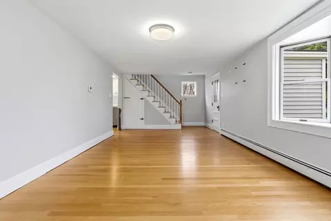 Living - 54 Rabbit Rd, Salisbury, MA 01952 photo 6 of 9