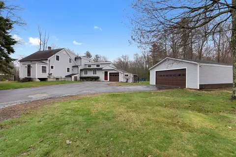 Exterior - 54 Rabbit Rd, Salisbury, MA 01952 photo 2 of 9