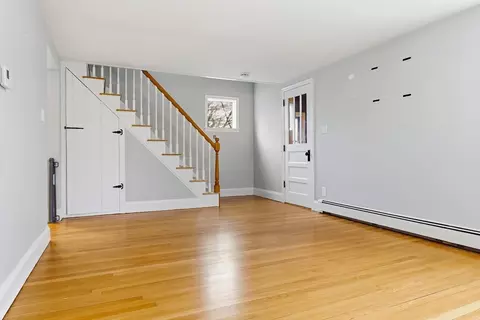 Living - 54 Rabbit Rd, Salisbury, MA 01952 photo 8 of 9