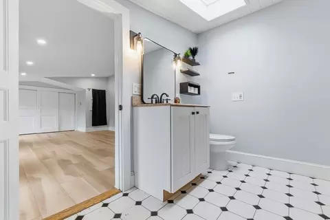 Entry Way - 54 Rabbit Rd, Salisbury, MA 01952 photo 5 of 5