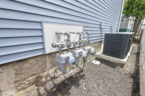 489 Spring, Fall River, MA 02721 photo 18