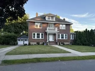 19 Stoneleigh Rd, Watertown, MA 02472