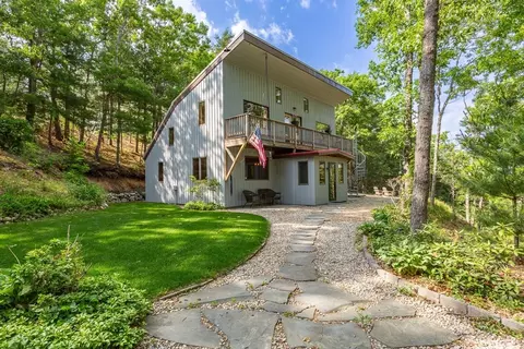 185 Black Cat Rd, Plymouth, MA 02360