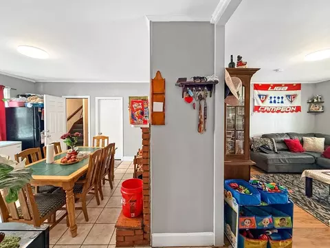 Entry Way - 199 Franklin St, Fall River, MA 02720 photo 1 of 1