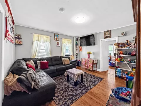 Living - 199 Franklin St, Fall River, MA 02720 photo 1 of 7