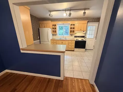 116 Derby Dingle St, Springfield, MA 01107 photo 27