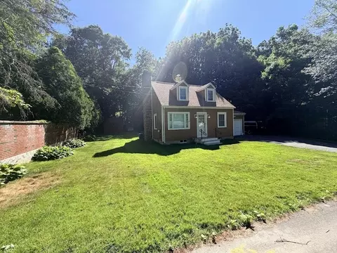 116 Derby Dingle St, Springfield, MA 01107 photo 2