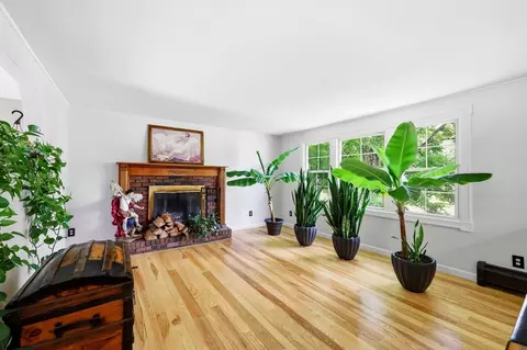 Living - 23 Phelps St, Easthampton, MA 01027 photo 1 of 5