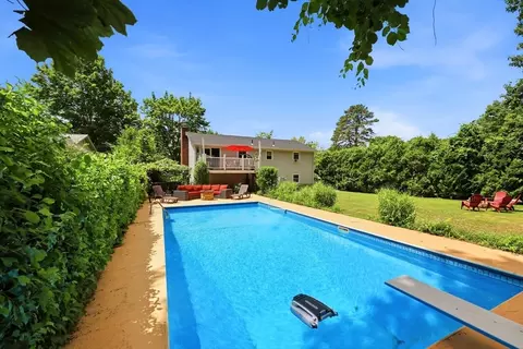 Exterior - 23 Phelps St, Easthampton, MA 01027 photo 10 of 12