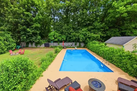 Exterior - 23 Phelps St, Easthampton, MA 01027 photo 8 of 12