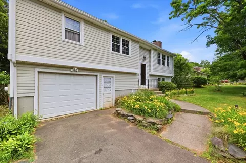 Exterior - 23 Phelps St, Easthampton, MA 01027 photo 4 of 12