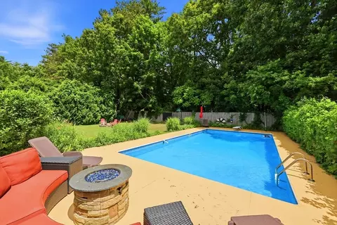 Exterior - 23 Phelps St, Easthampton, MA 01027 photo 6 of 12