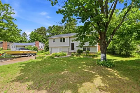 Exterior - 23 Phelps St, Easthampton, MA 01027 photo 5 of 12