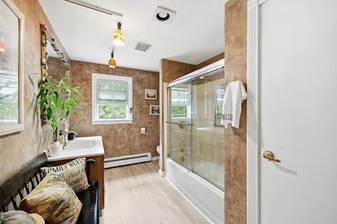 Bath - 23 Phelps St, Easthampton, MA 01027 photo 1 of 2