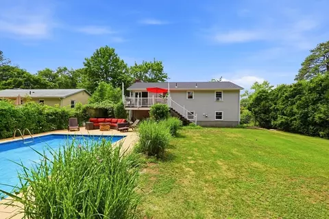 Exterior - 23 Phelps St, Easthampton, MA 01027 photo 9 of 12