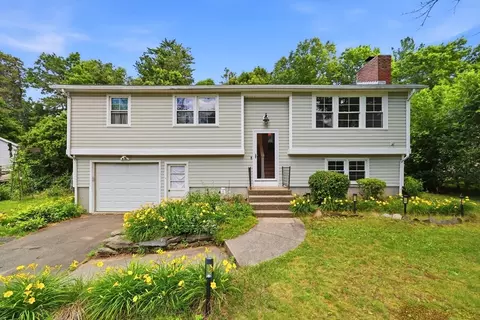 Exterior - 23 Phelps St, Easthampton, MA 01027 photo 2 of 12