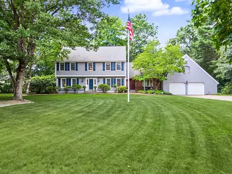 9 Brookside Ln, Norfolk, MA 02056