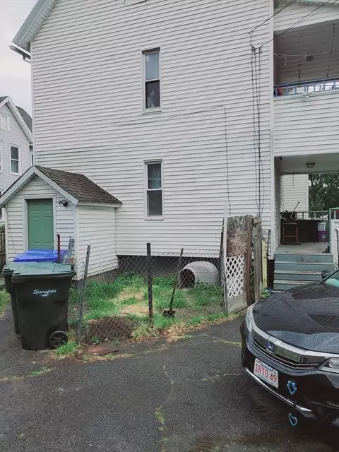 32-34 Montmorenci St, Springfield, MA 01107 photo 4