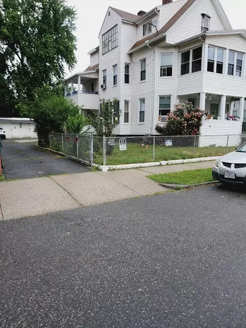 32-34 Montmorenci St, Springfield, MA 01107 photo 2