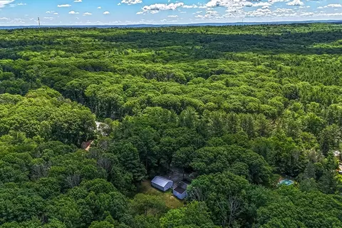 294 N Valley Rd, Pelham, MA 01002