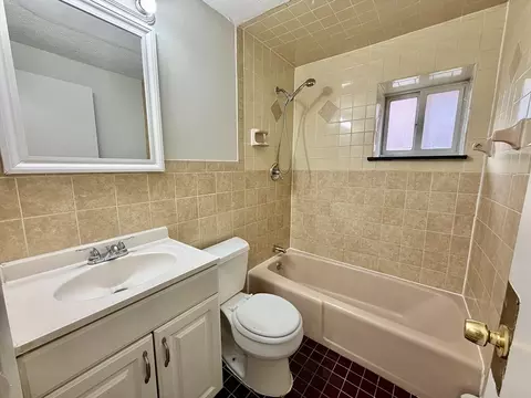15 Staples Ave #18, Everett, MA 02149 photo 8