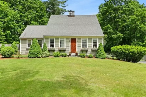75 Center St, Pembroke, MA 02359