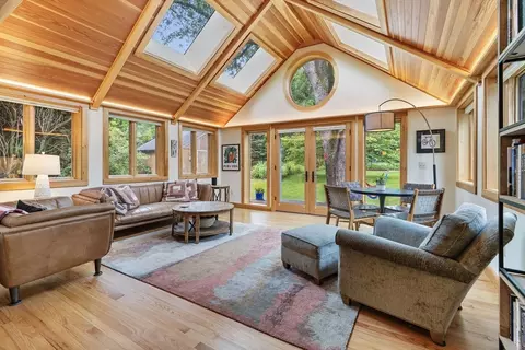 183 Park St, Easthampton, MA 01027 photo 8