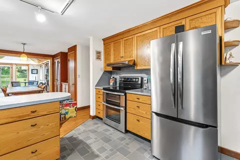 183 Park St, Easthampton, MA 01027 photo 24