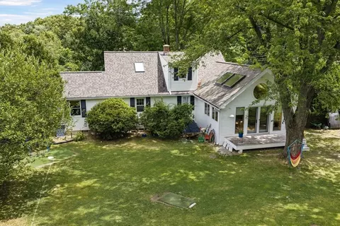 183 Park St, Easthampton, MA 01027 photo 4