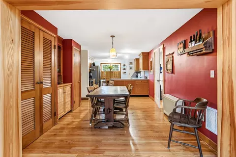 183 Park St, Easthampton, MA 01027 photo 16
