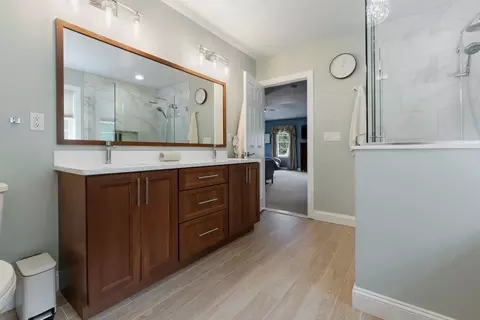 Bath - 23 Oak Ledge Cir, Rowley, MA 01969 photo 2 of 6