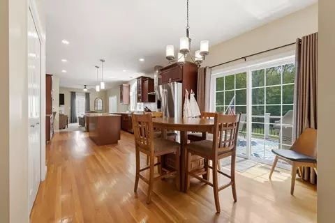 Entry Way - 23 Oak Ledge Cir, Rowley, MA 01969 photo 2 of 3