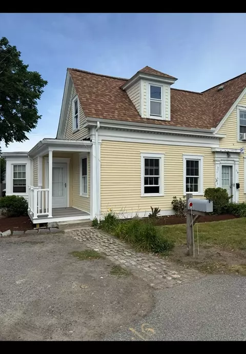 21 Pleasant St #8, Hyannis, MA 02601