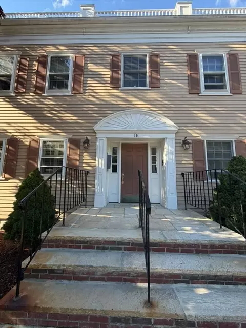 18 Weatherly Dr #4, Salem, MA 01970