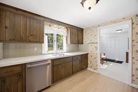 Kitchen - 179 Sheaffer Rd, Centerville, MA 02632 photo 2 of 2