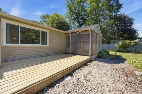 Exterior - 179 Sheaffer Rd, Centerville, MA 02632 photo 6 of 9