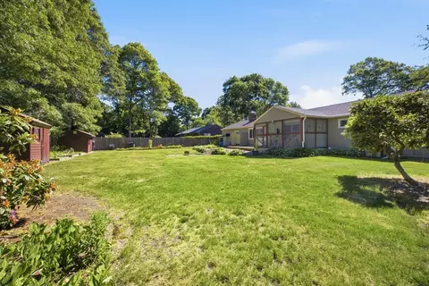 Exterior - 179 Sheaffer Rd, Centerville, MA 02632 photo 4 of 9