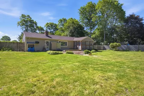 Exterior - 179 Sheaffer Rd, Centerville, MA 02632 photo 3 of 9