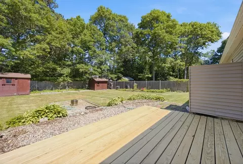 Exterior - 179 Sheaffer Rd, Centerville, MA 02632 photo 7 of 9