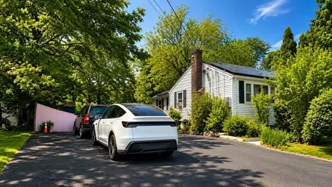 22 Farnham Rd, Stoughton, MA 02072