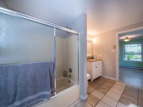 Bath - 2 Amesbury St, Worcester, MA 01605 photo 2 of 4