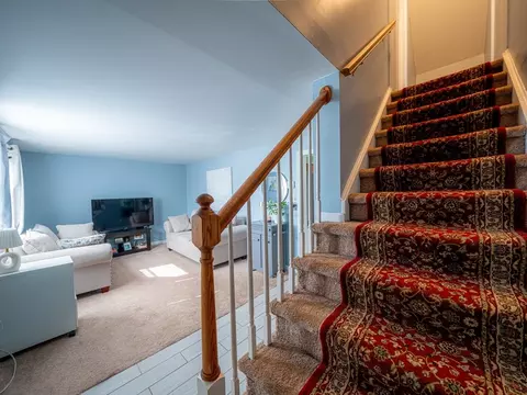 Entry Way - 2 Amesbury St, Worcester, MA 01605 photo 3 of 5
